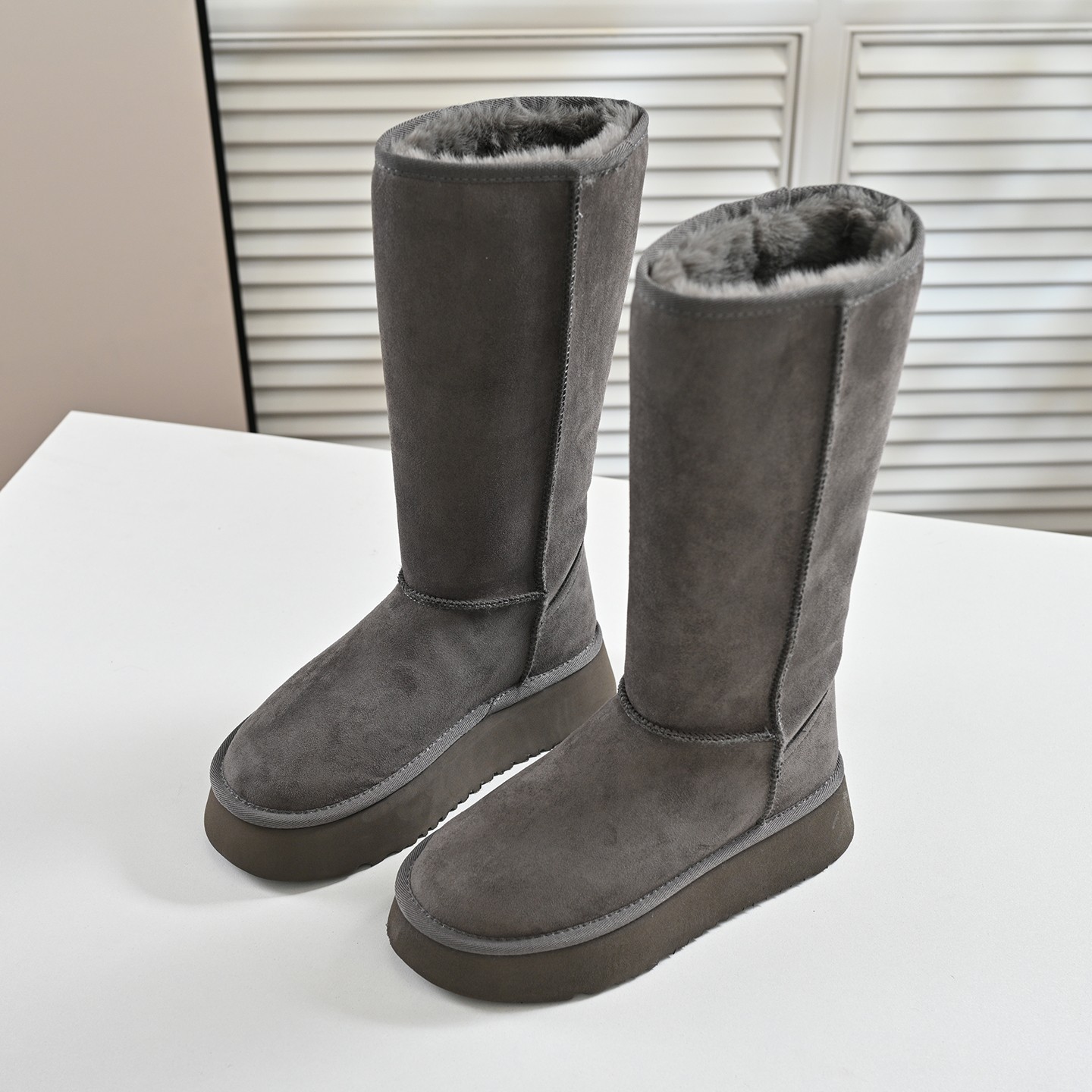 步享灰色圆头中跟高筒雪地靴女