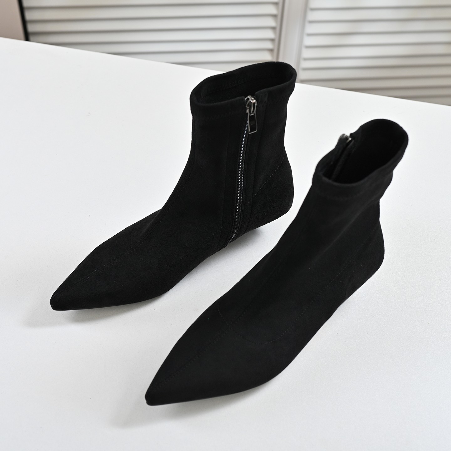 步享猫跟绒面短靴女韩版尖头低跟