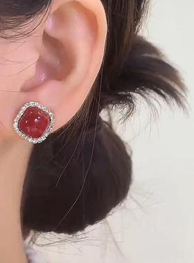满钻红色方形耳钉过节大气幸运款耳饰高级感气质满满简约时尚耳环