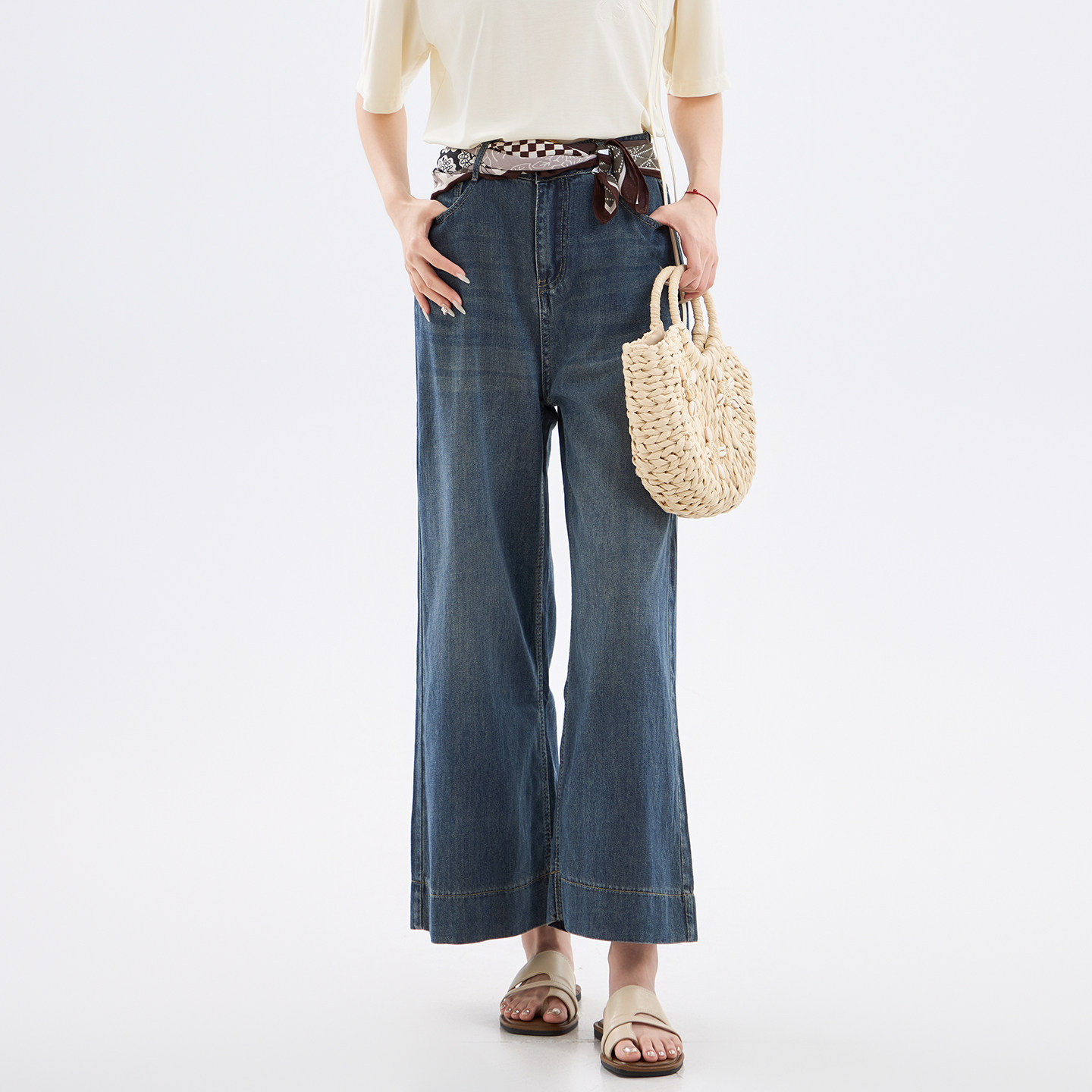 芭依璐2026夏季新款时髦舒适简约直筒微阔休闲牛仔裤微喇裤女装