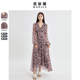 芭依璐法式v领碎花连衣裙女2026春季新款设计感收腰度假显瘦长裙