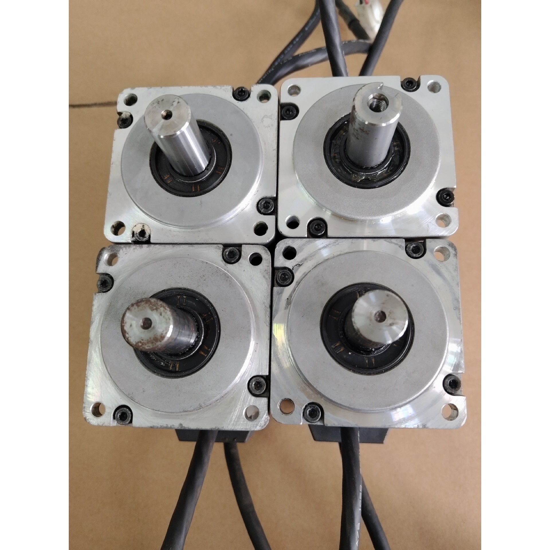 A5单电机400W:MHMD042G1C,现货有量,20