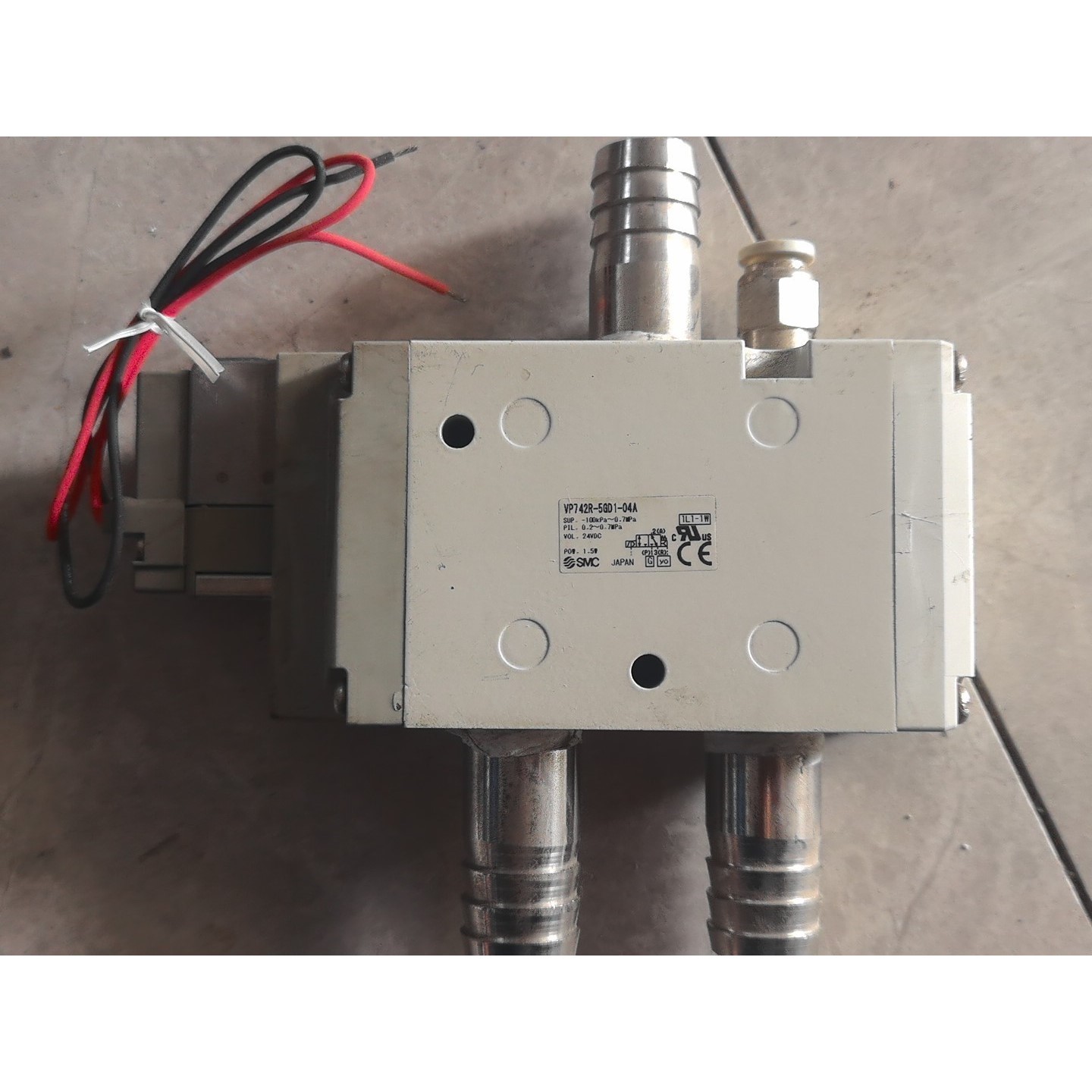 3通电磁阀:VP742R-5GD1-04A