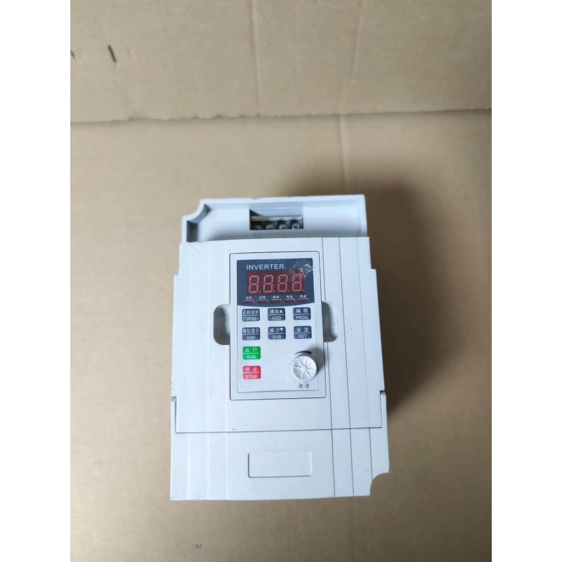 拆机日利普RLP变频器,型号RLPM3-1R5G3-A,38