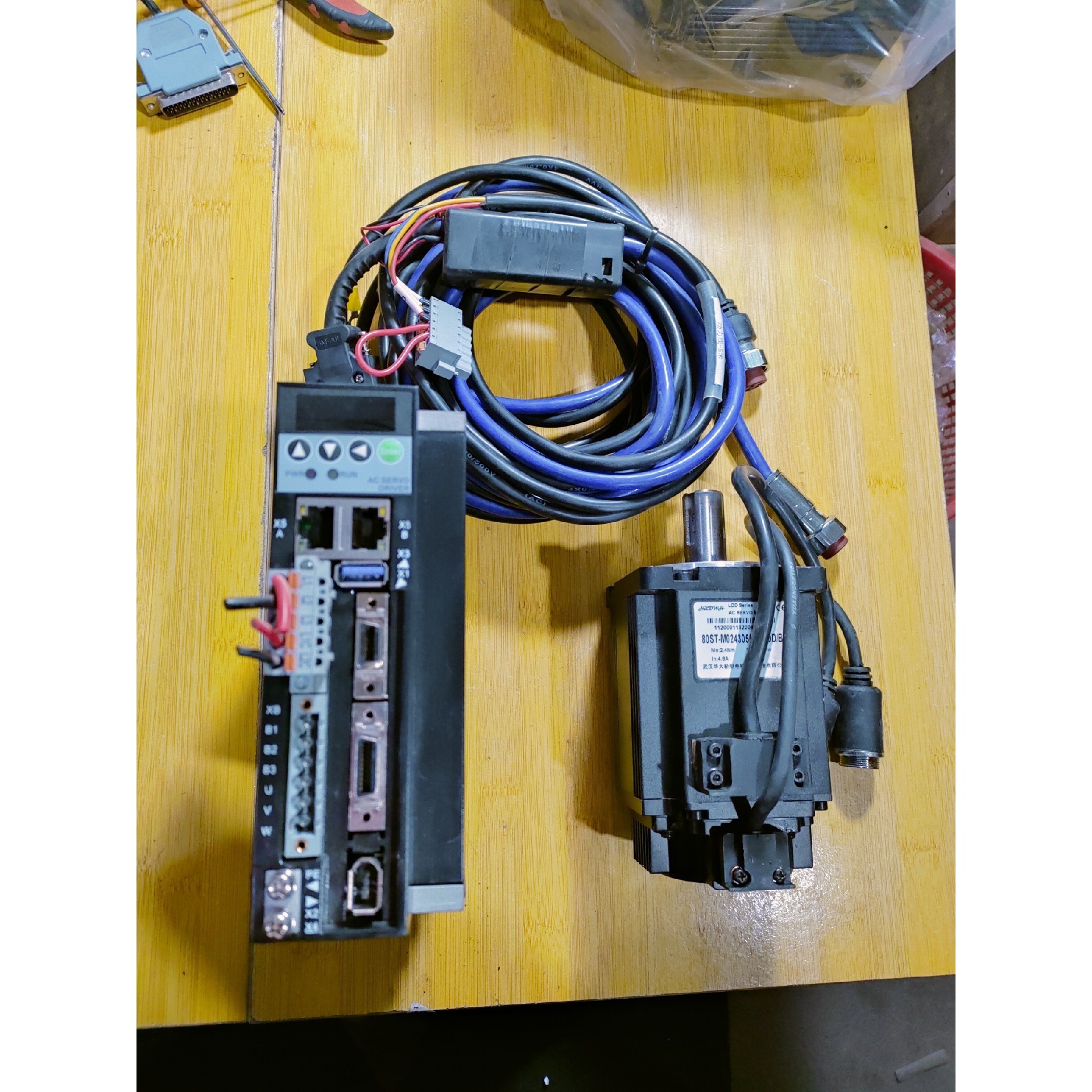 华大伺服驱动器配电机型号 TSVB-EA015L-E02、电