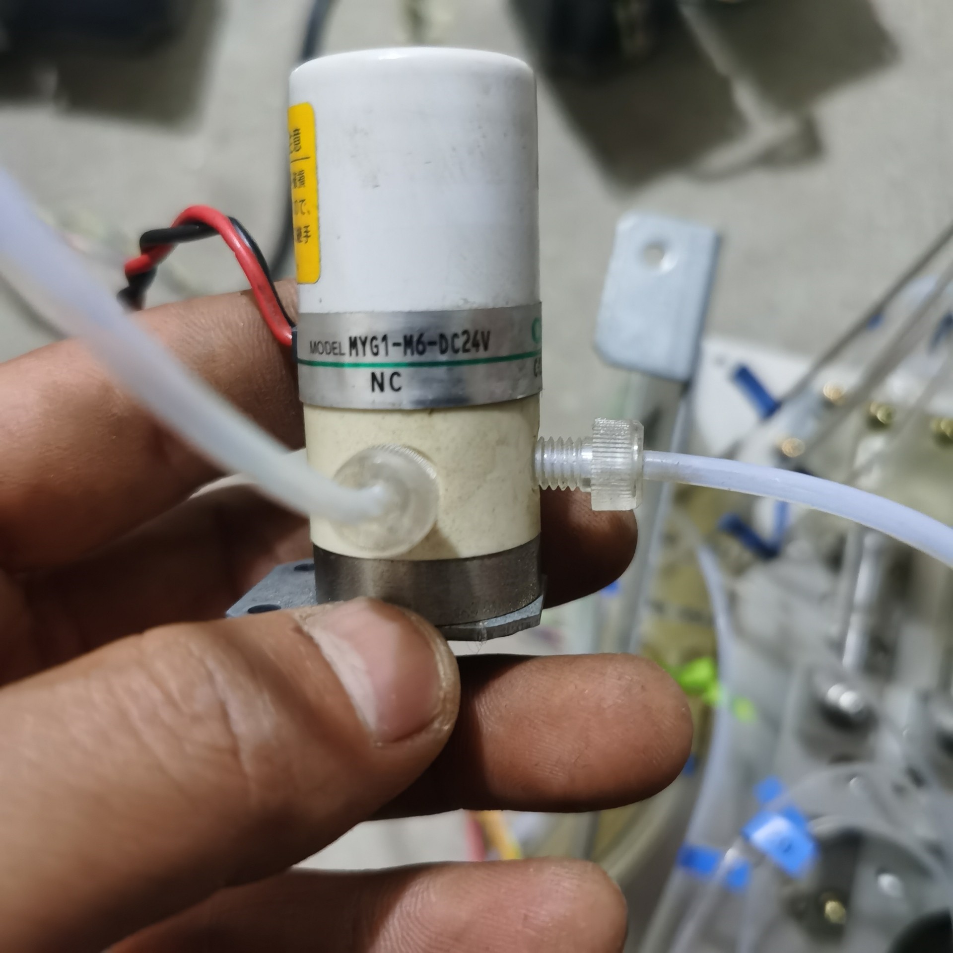 拆机日本CKD流体电磁阀,型号MYG1-M6-DC24V,成