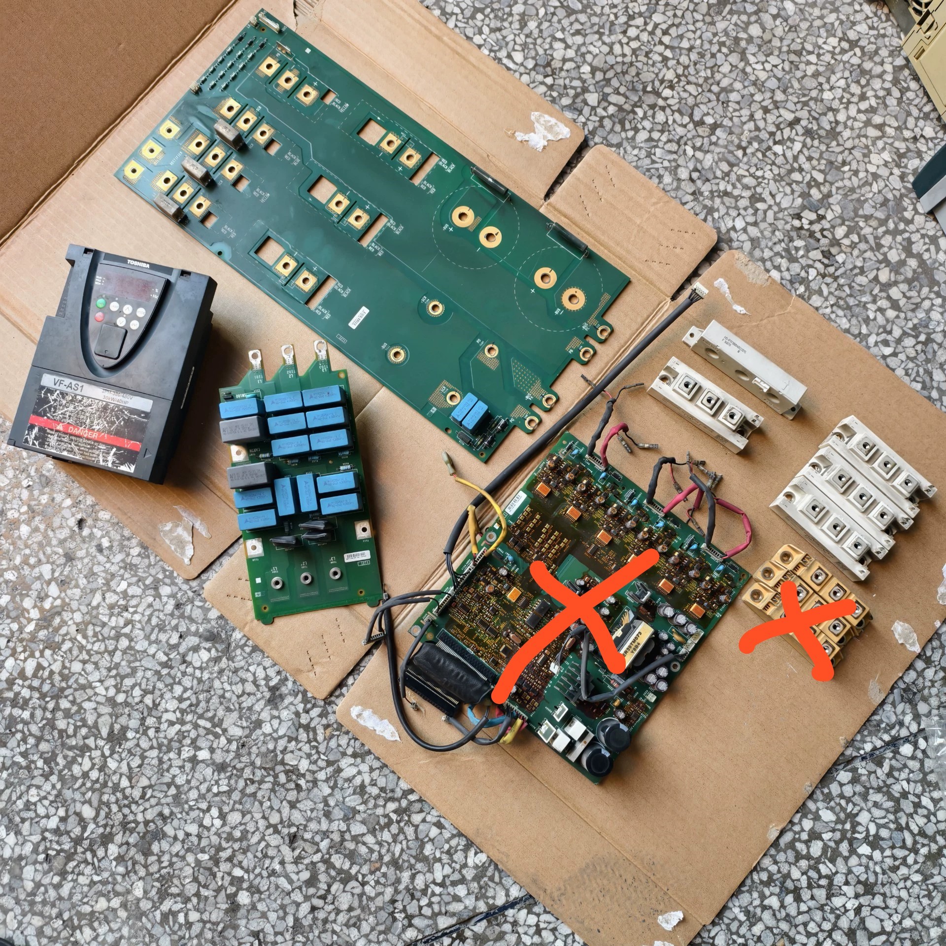 变频器VFAS1-4300PL-WN1,30kw拆机板子