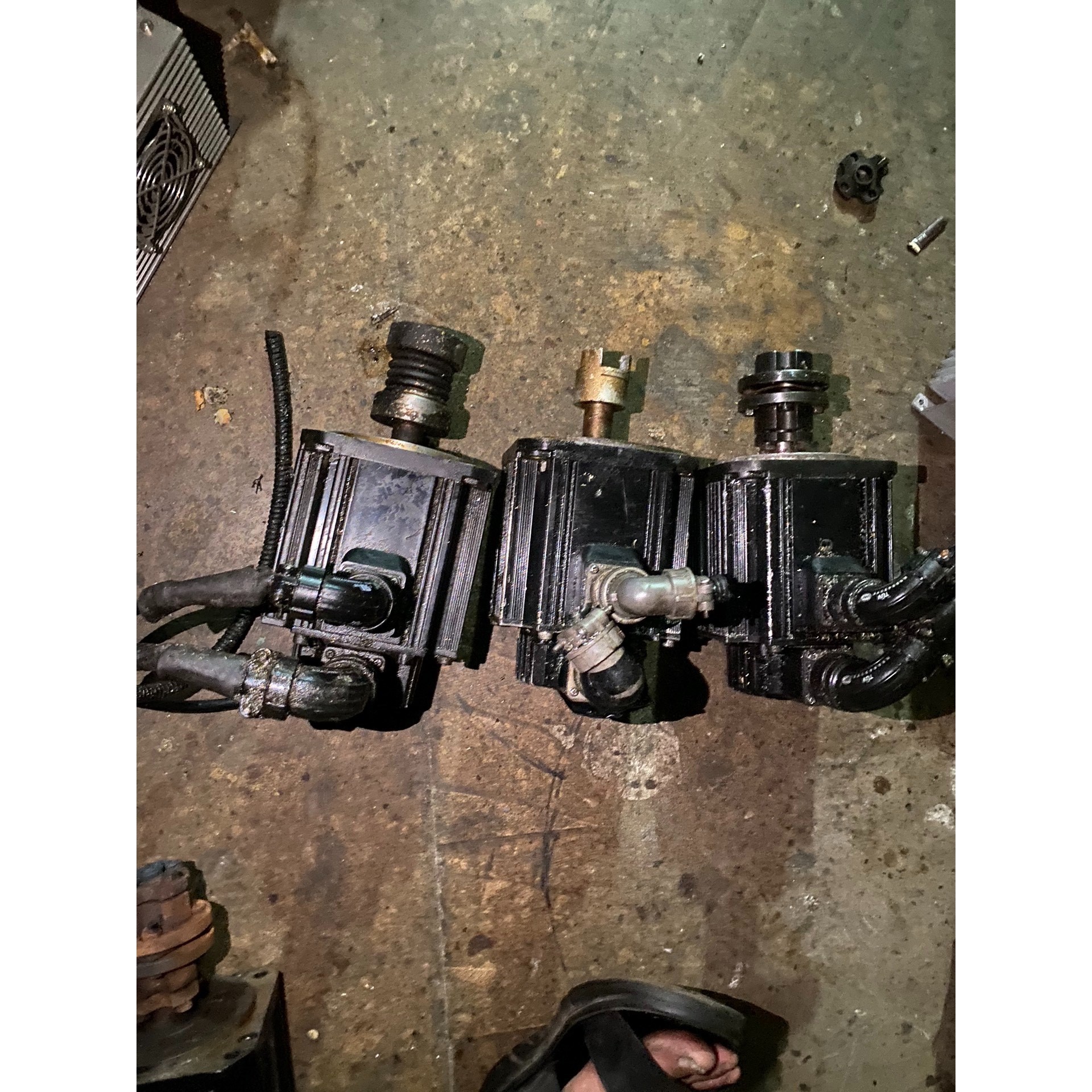 富士1500w伺服电机型号GYG152CC2-T2G