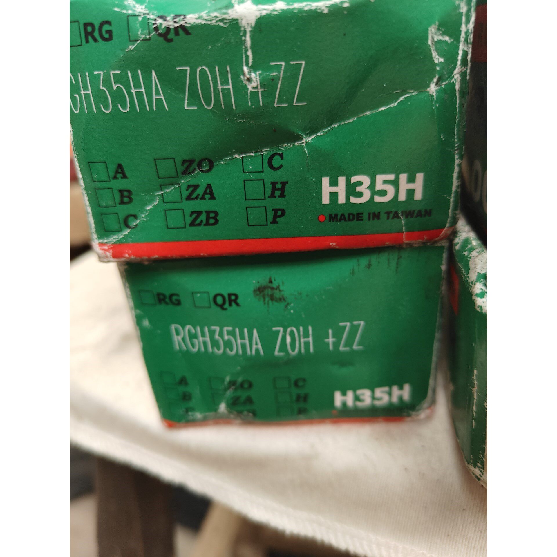 台湾原装HIWIN上银滑块RGH35HA ZOH+ZZ,全新