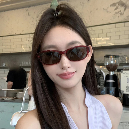 少女风复古红色素颜百搭墨镜