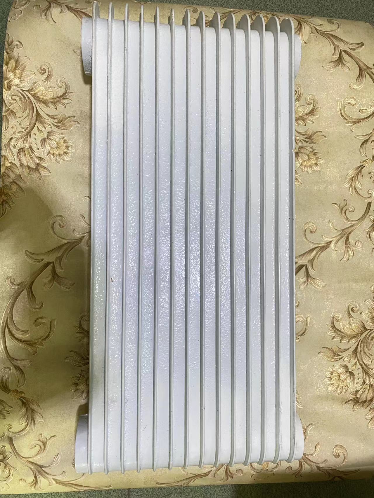 白色烤漆银粉铸铁暖气片散热器