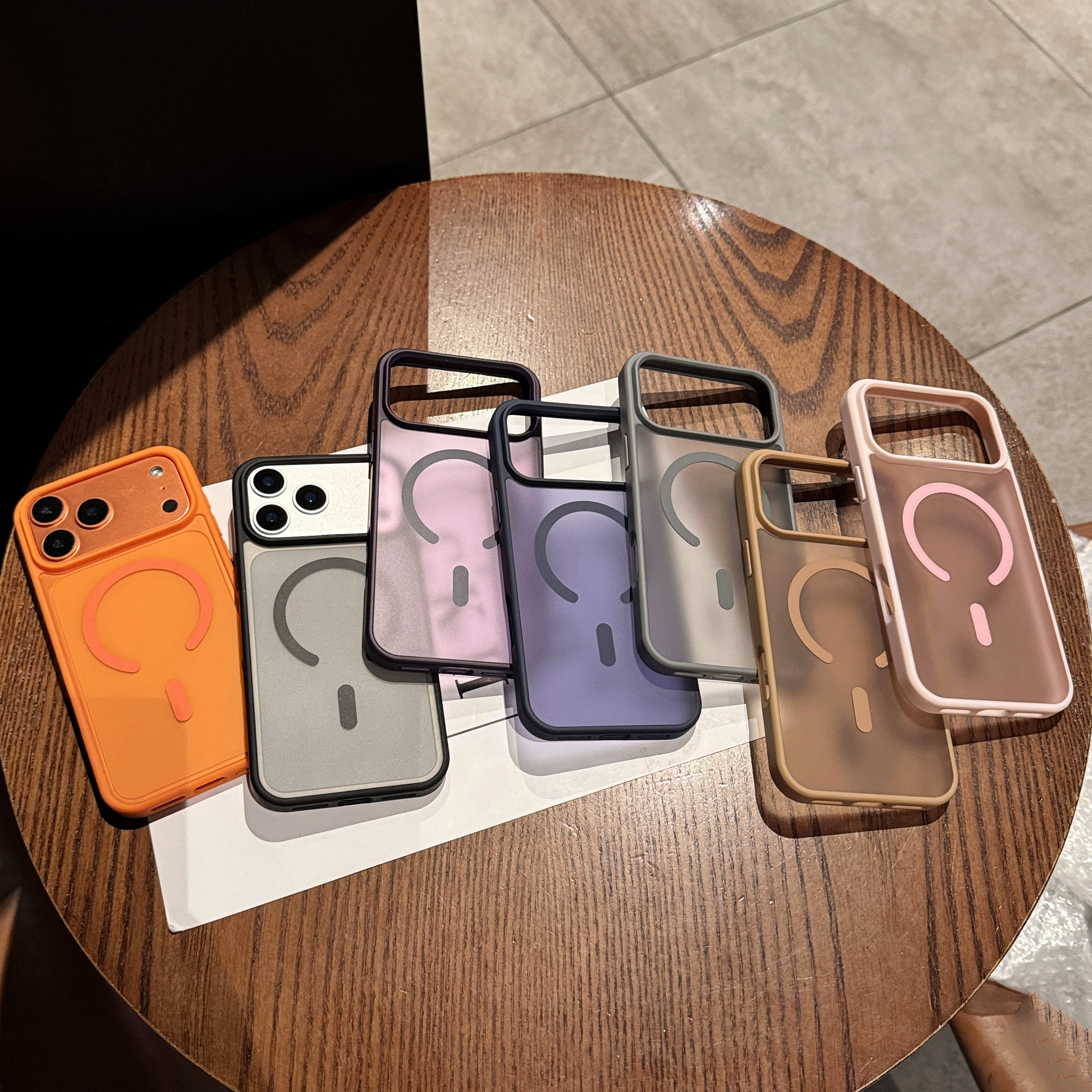 适用iPhone17PROMAX手机壳磨砂14plus肤感13磁吸12苹果16E防摔防滑保护套15Promax男款11Pro女无线充电星宇橙