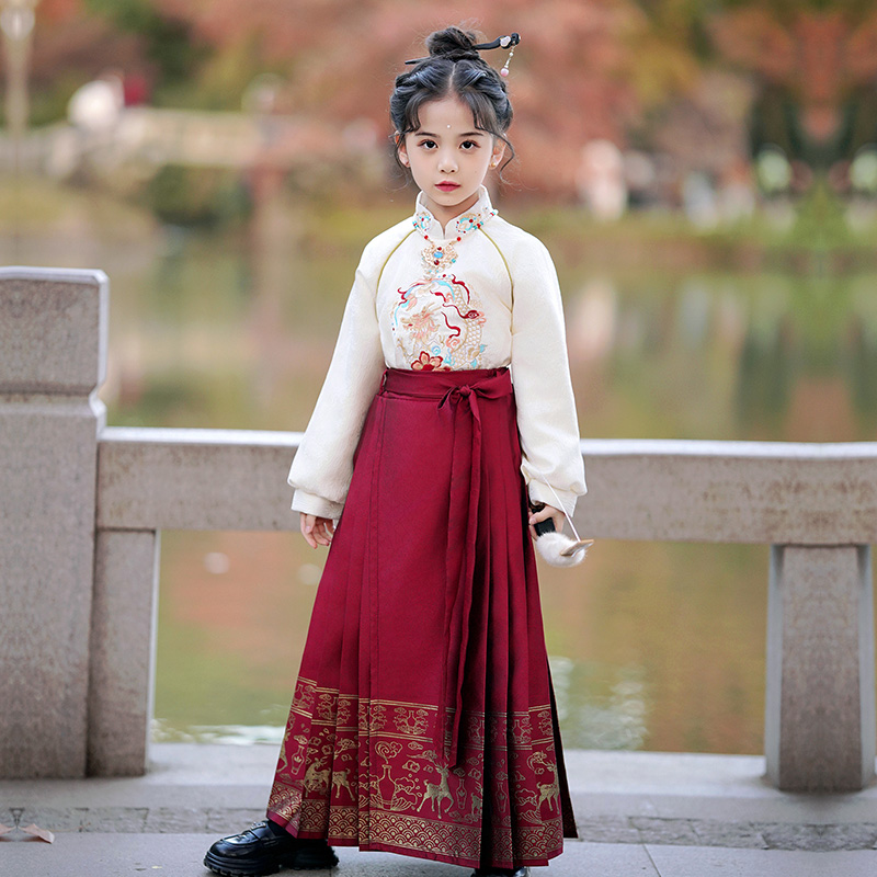 儿童马面裙2023新款冬季套装中国风古装汉服过年服冬款女童拜年服