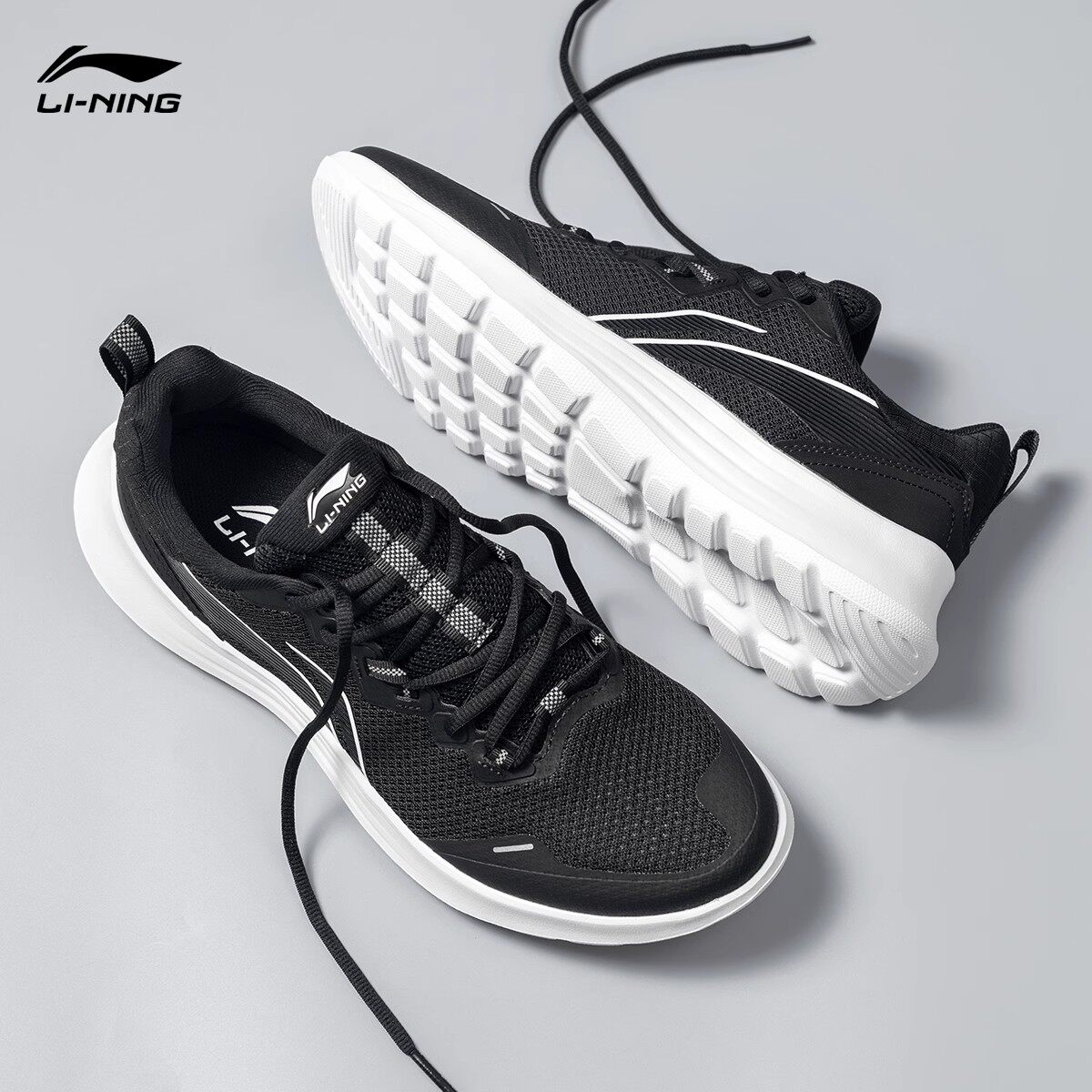 李宁夏季透气男士跑步鞋轻便舒适图片