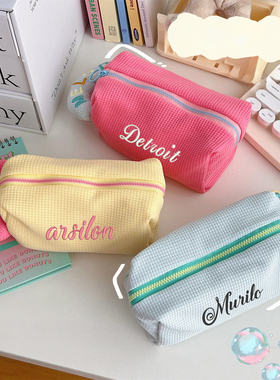 刺绣定制泡芙笔袋格子布艺收纳包大容量笔袋可爱学生文具收纳包