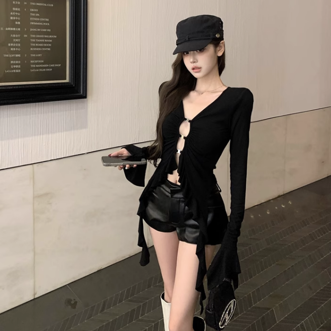 纯欲性感v领镂空长袖T恤女春季不规则木耳边修身短款黑色内搭上衣