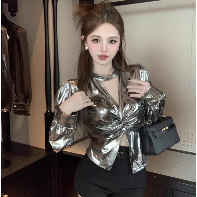 银色亮面褶皱收腰上衣女甜酷辣妹v领挂脖长袖打底衫韩系时髦内搭