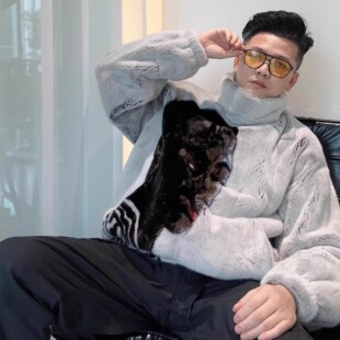 NANXI小众设计水貂套头衫 时尚 潮流人像套头宽松休闲立领 南兮