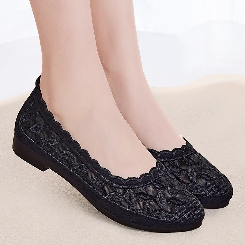韩国老北京布鞋女新款夏季不累脚一脚蹬2026凉鞋软底网面中老年妈