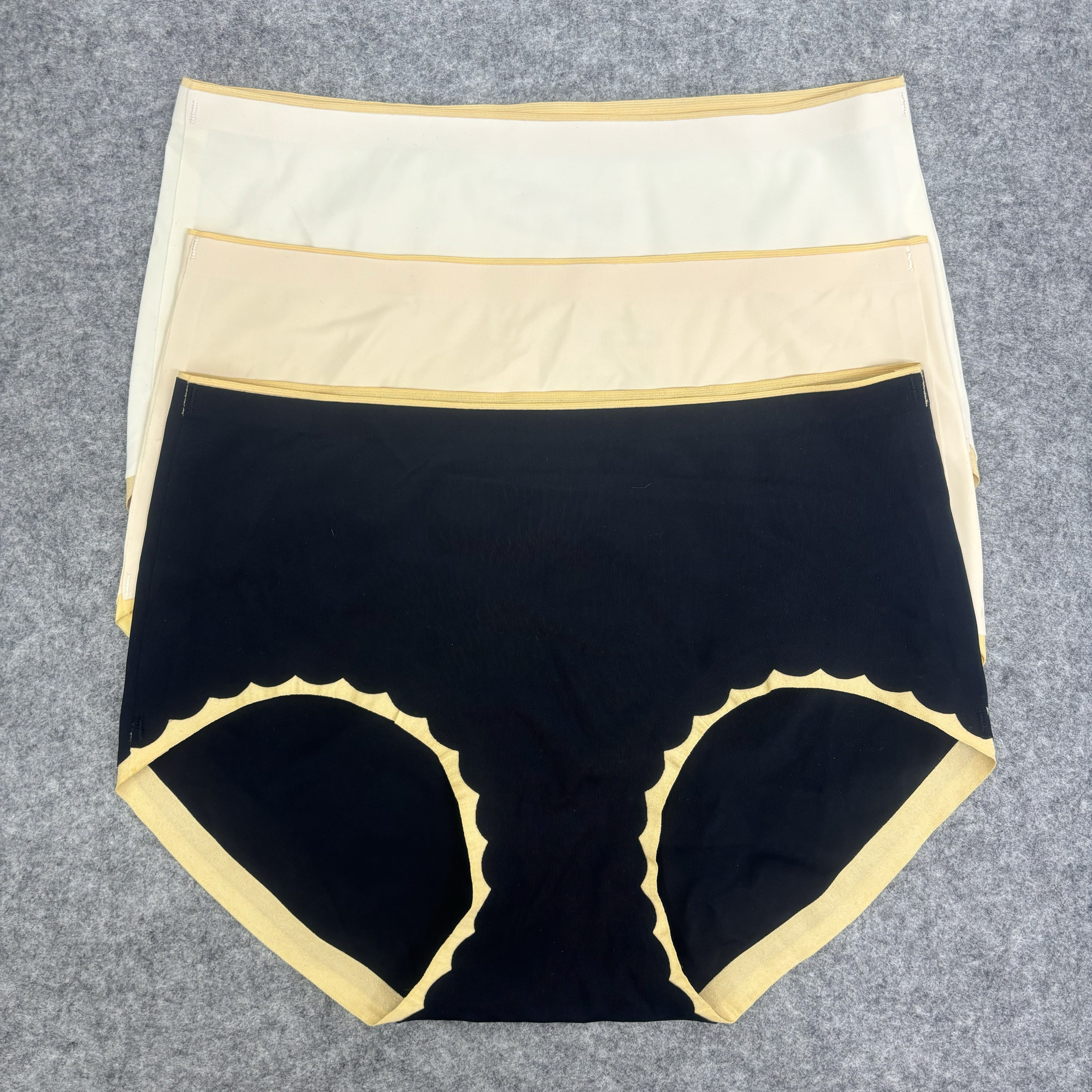 冰丝无痕时尚女士内裤中腰抗菌舒适透气大码一片式少女生三角短裤,女士内衣/男士内衣/家居服,女三角裤,淘宝优惠券,粉丝福利购,淘宝优惠卷