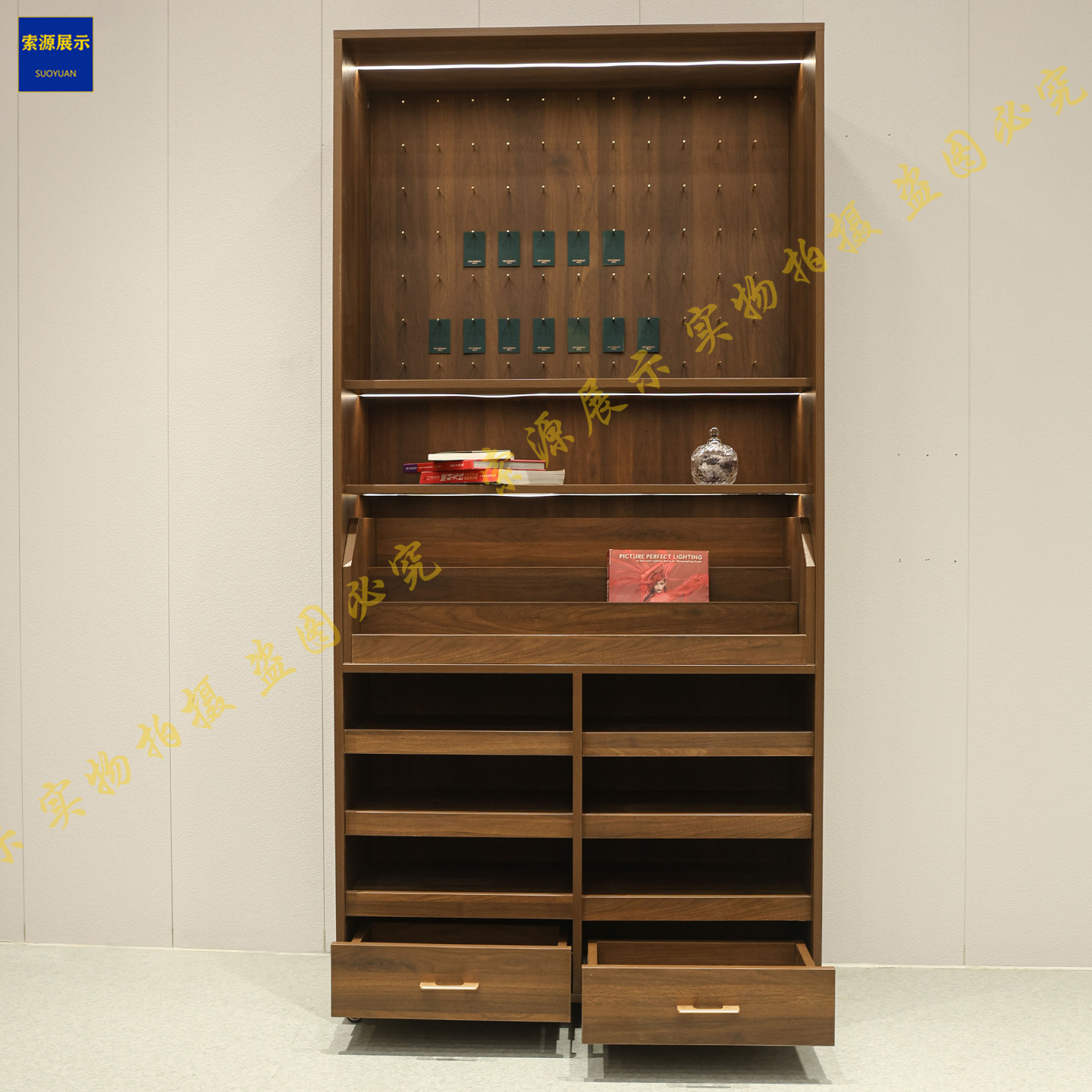 索源展柜厂 服装内衣饰品集合店展示柜 商场中岛中厅高柜陈列货架