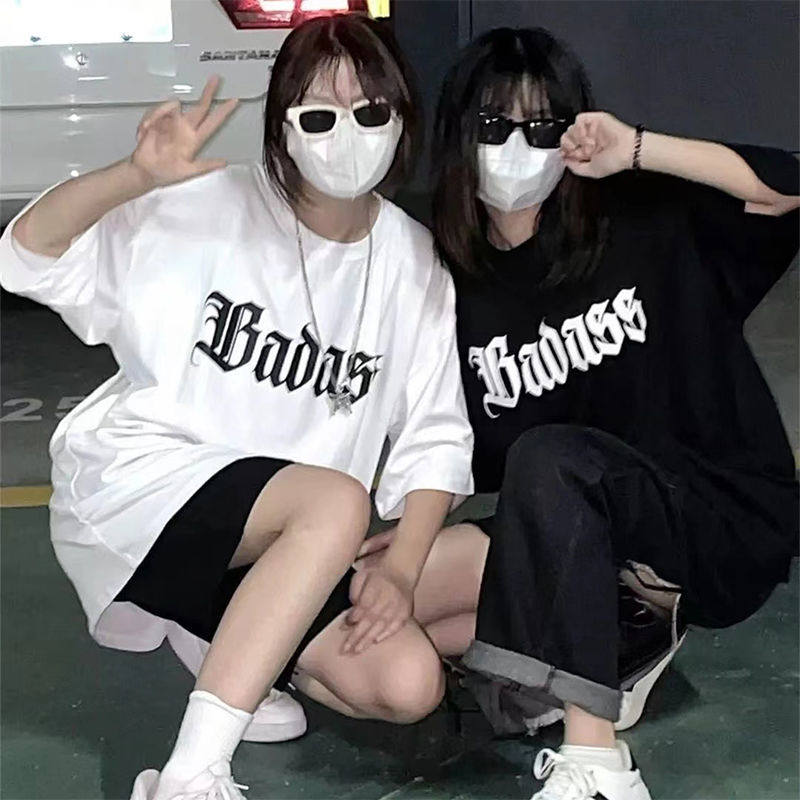 2024년 여름 신입생 정장 여성용 투피스 루즈하고 다재다능한 반팔 티셔츠 + 와이드 레그 팬츠 반바지 인 트렌드