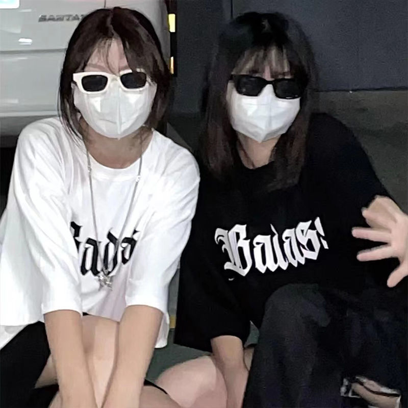 2024년 여름 신입생 정장 여성용 투피스 루즈하고 다재다능한 반팔 티셔츠 + 와이드 레그 팬츠 반바지 인 트렌드