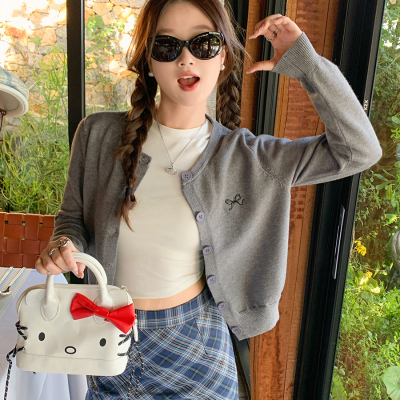 送运费险-早秋韩系穿搭灰色开衫