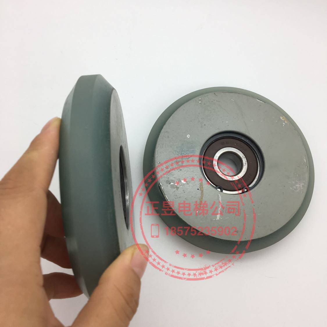 6303导靴滚轮高速梯电梯配件