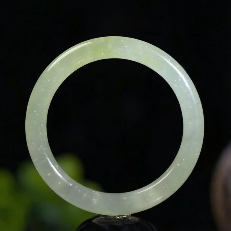 天然岫玉圆条小号手镯玉镯