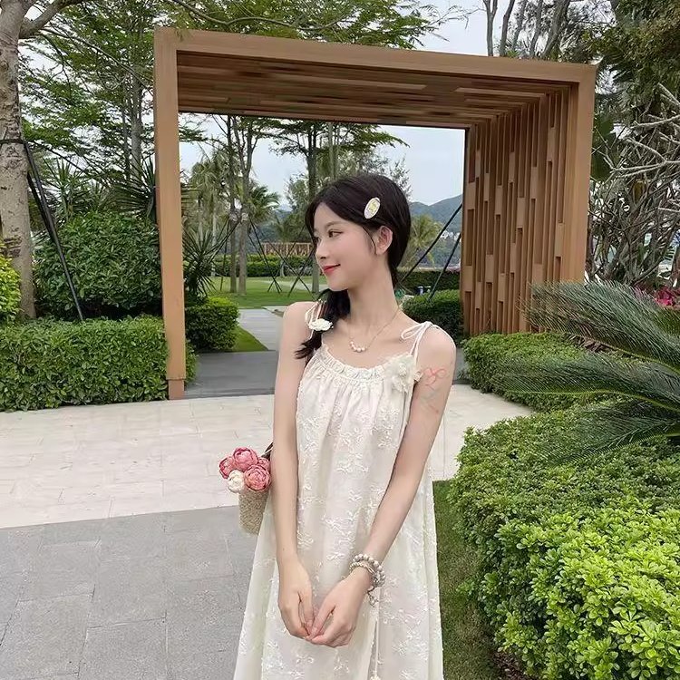 甜美小清新雪纺刺绣提花气质吊带连衣裙女夏季新款度假风流苏裙子