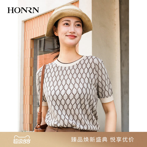 商场同款HONRN/红人气质圆领提花有弹短袖针织上衣女夏HK22OM465