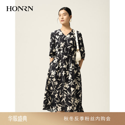 红人V领收腰印花裙，丝棉透气