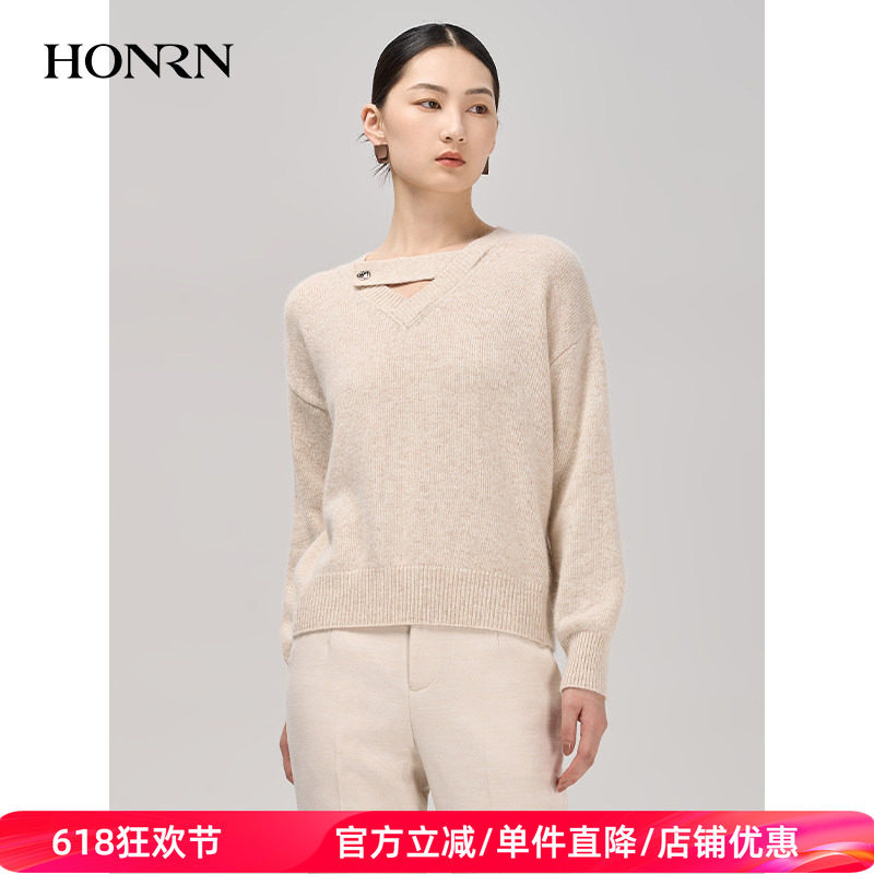 HONRN/红人秋季米白色宽松显瘦v领套头毛衣针织衫上衣女HI39OM009