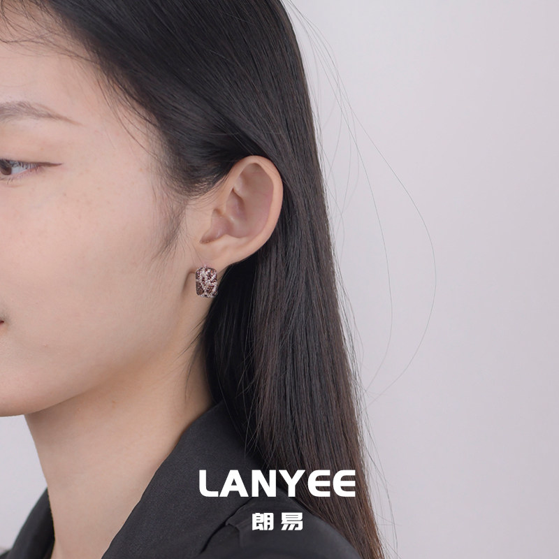 LANYEE松糕耳环高级设计个性钉镶石榴色亮白色宝石轻奢高级感耳饰