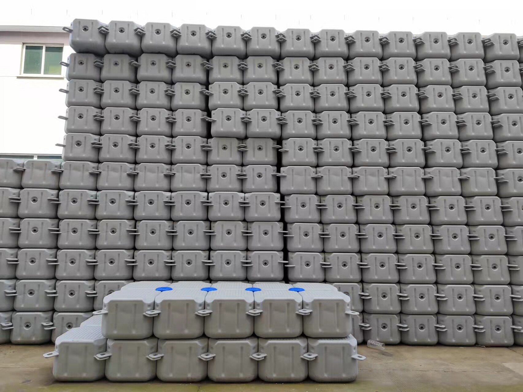 中亚浮桶出租水上平台浮桥浮筒游艇码头池钓鱼平台浮动码头泊位