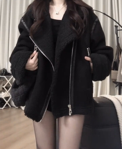 大码胖妹妹皮毛一体羊羔绒拉链外套女秋冬新款复古宽松黑色棉服潮