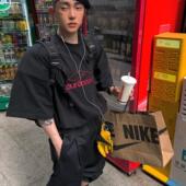 Aurocean 宽肩廓形重磅纯棉破损做旧黑色短袖 经典 红标刺绣T恤