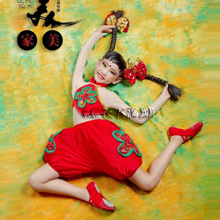 新款儿童麻花辫幼儿演出服中国红喜庆开场舞服装灯笼裤梦娃表演服