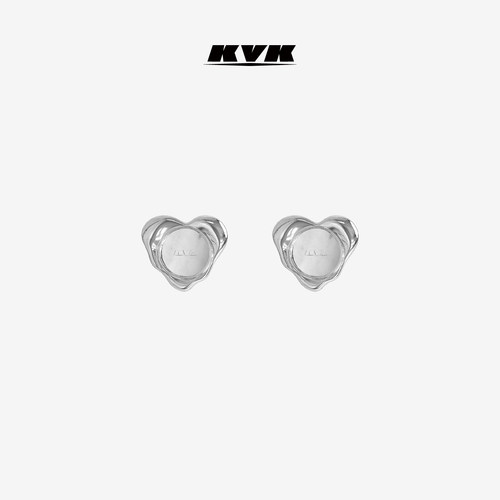 KVK高级感小众设计爱心耳饰