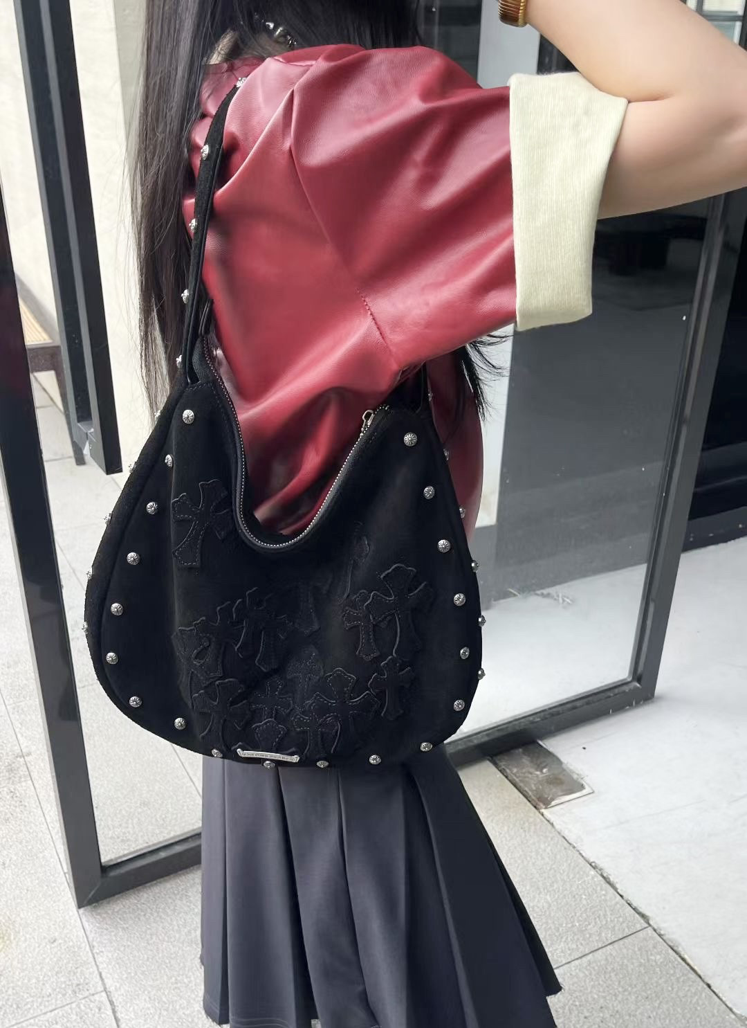 Ke罗心心2026秋冬新款女包 磨砂真皮大容量托特包铆钉单肩手提包