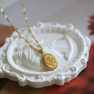 【小器饰品】轻复古18k镀金玫瑰花圆片吊坠项链法式风情