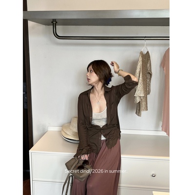 26040707嫩豆腐 软滑抗皱V领夏季轻松防晒衬衫 均