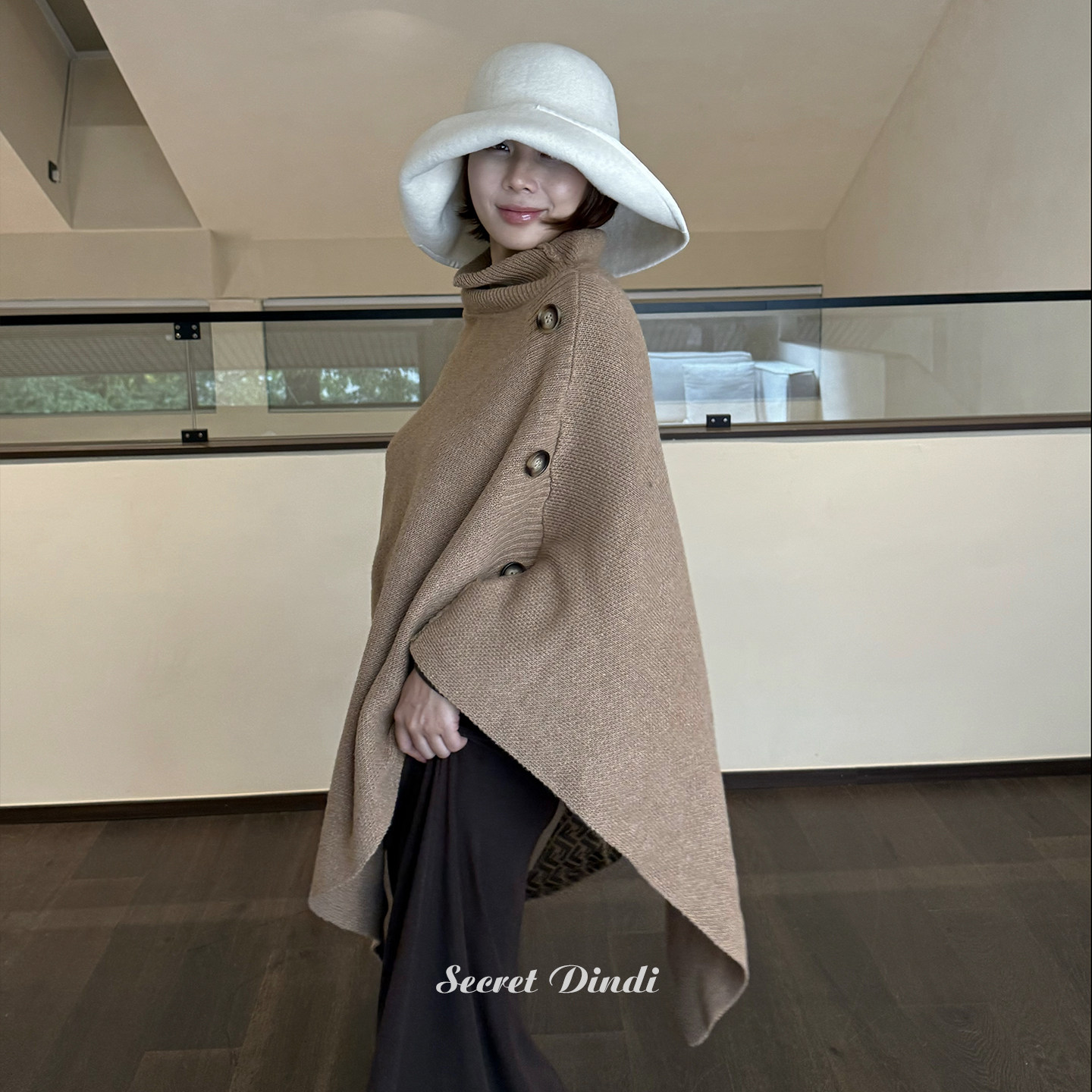 SECRET DINDI华夫饼纽扣设计深卡其斗篷高级感宽松气质披肩外套女