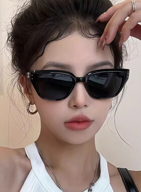 猫眼墨镜女款高级感显脸小2026新款方圆脸雪地登山复古太阳镜眼镜