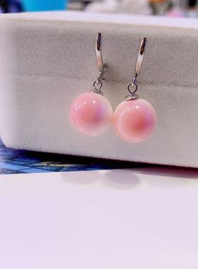 女皇贝耳环镶嵌珠宝