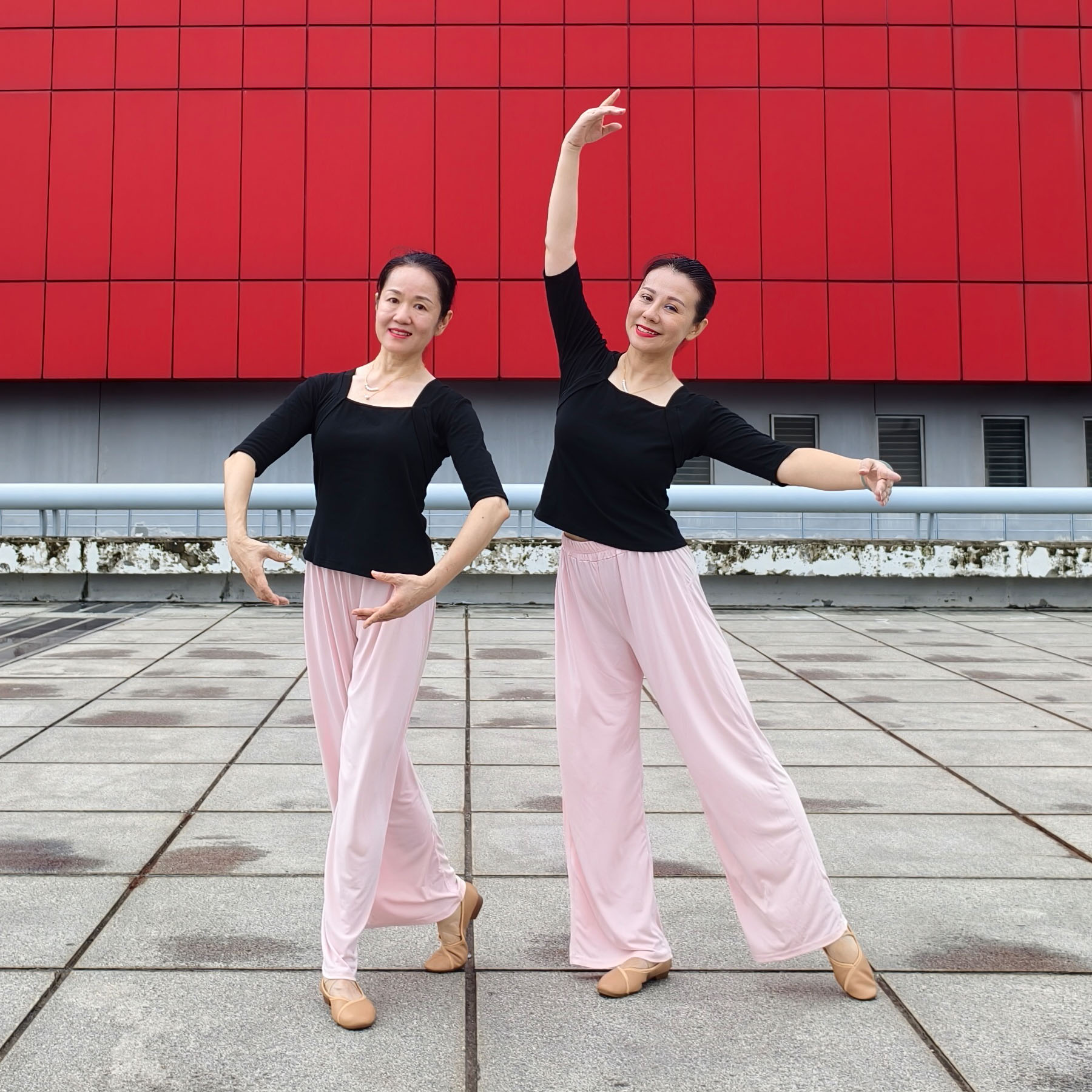 花与影舞蹈服纯棉方领上衣