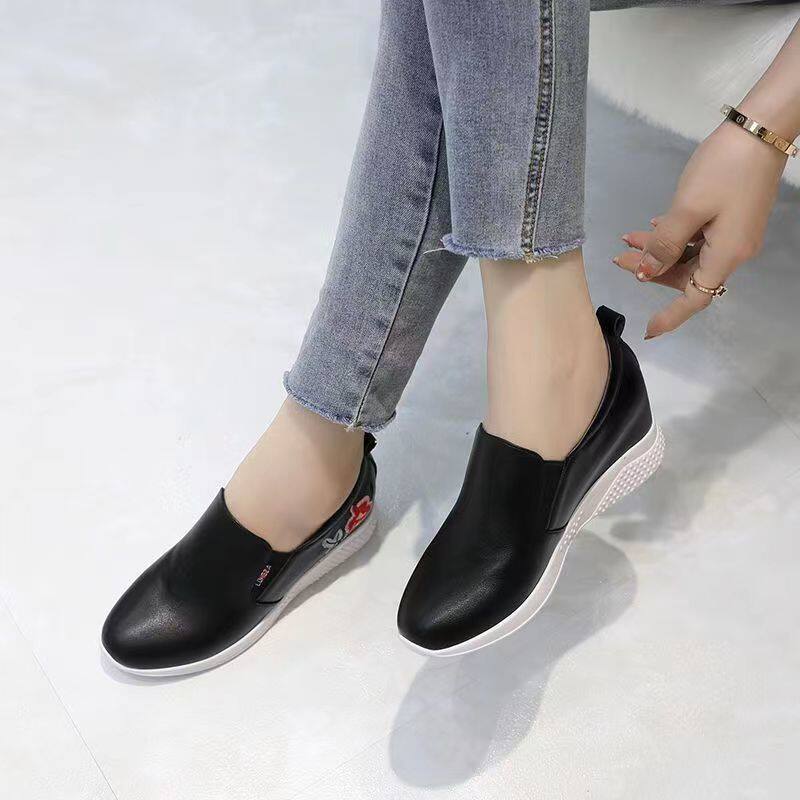 内增高女鞋2026年春季新款百搭平底休闲软底单鞋女学生坡跟小白鞋