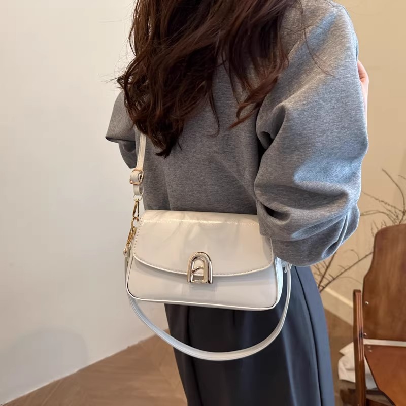 腋下包包女式2025新款夏季百搭单肩斜挎包女款小众设计质感女包小