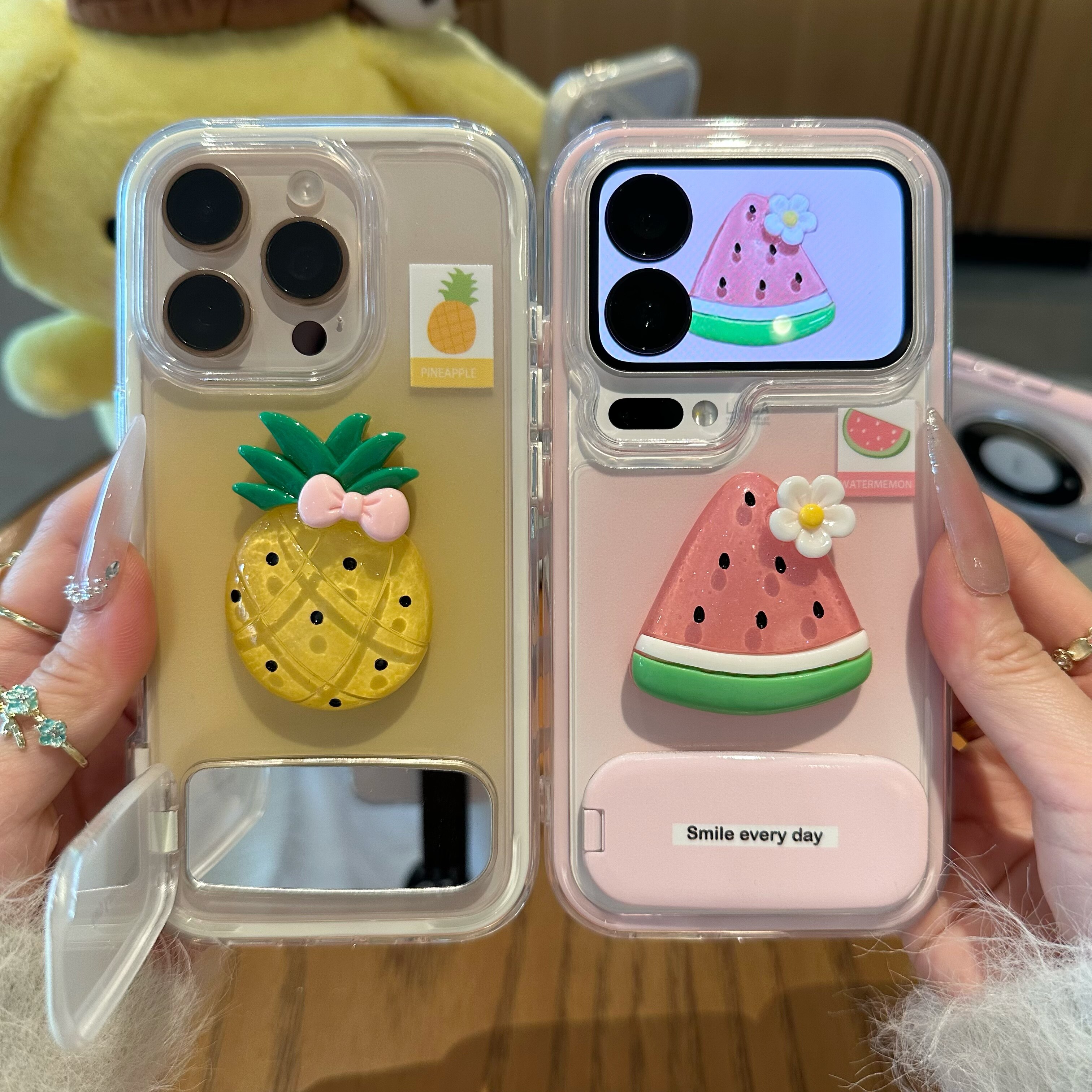 透金色菠萝适用苹果16promax手机壳iPhone15新款华为p70荣耀500vivo支架opporeno14小米17pro红米k90撞色大孔